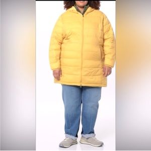 Amazon Essentials Women's Lightweight Water-Resistant Hooded Puffer Coat